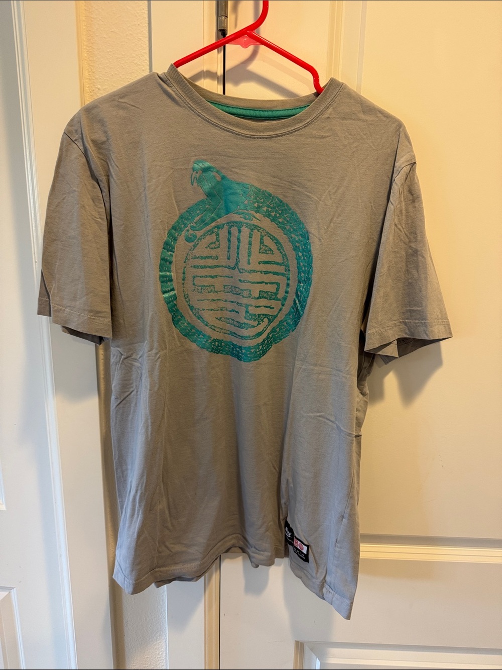 Nike Light Gray Short Sleeve Tee Year of the Black Mamba, Kobe Bryant.